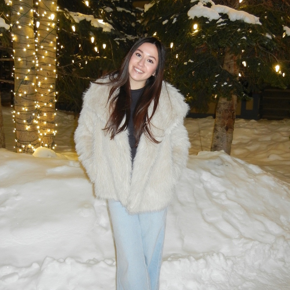 Meet your Posher, Nina